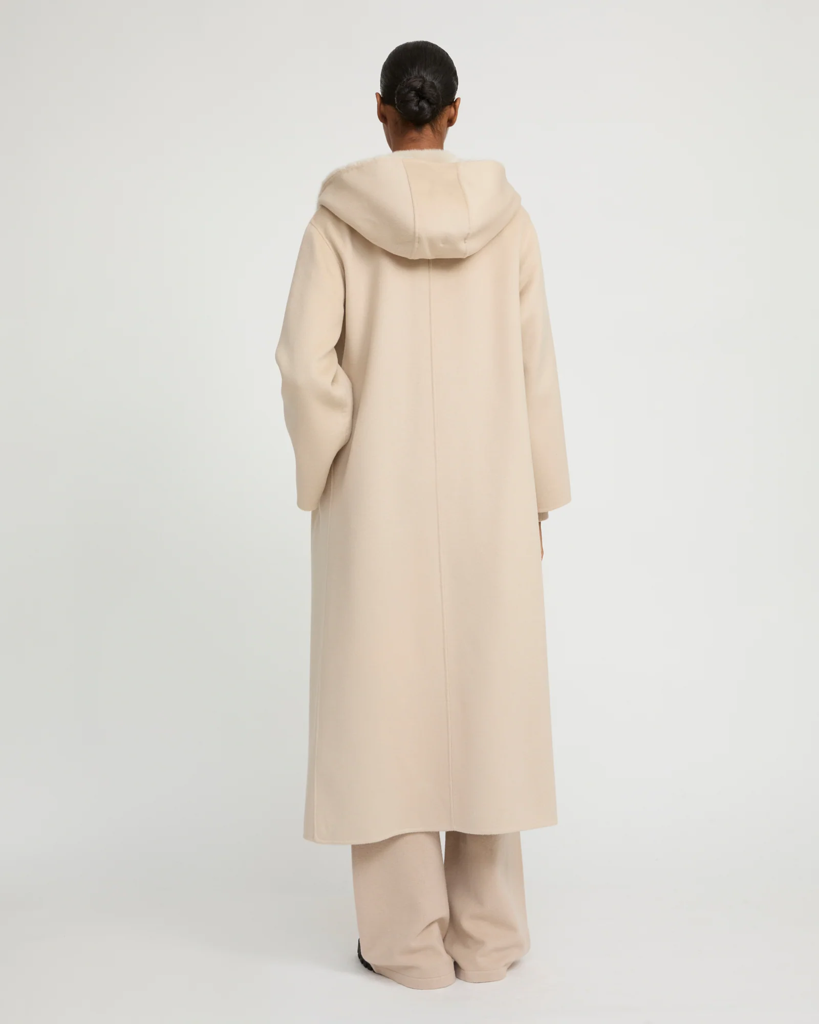 Manteau long en lainage cachemire et fourrure de vison - Image 5