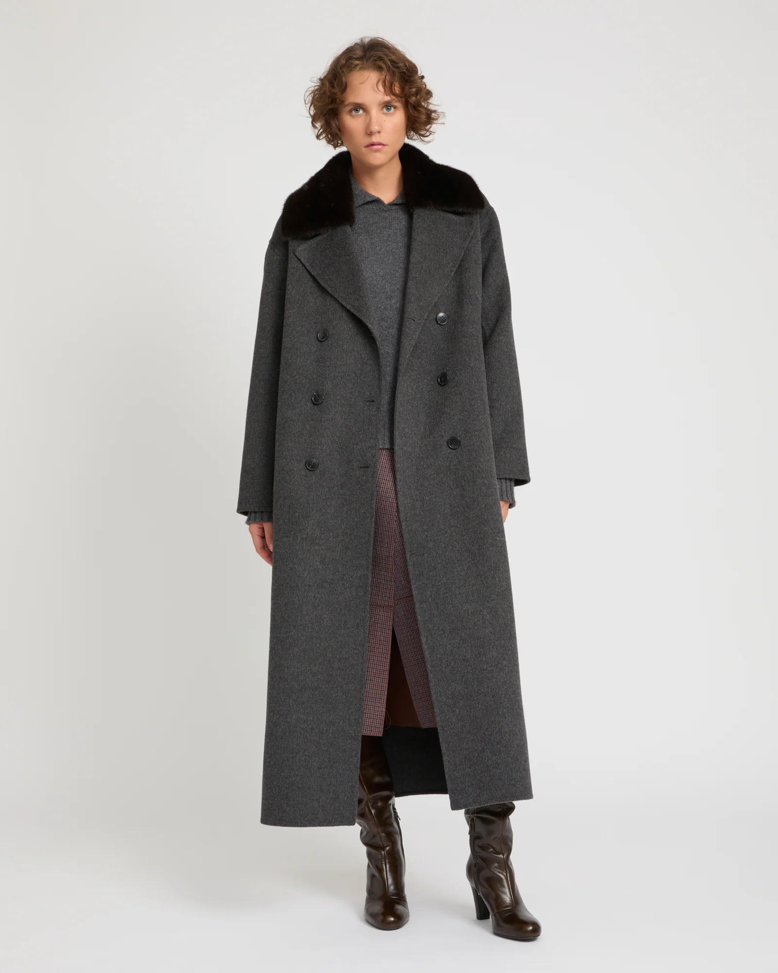 Manteau long en lainage cachemire et fourrure de vison