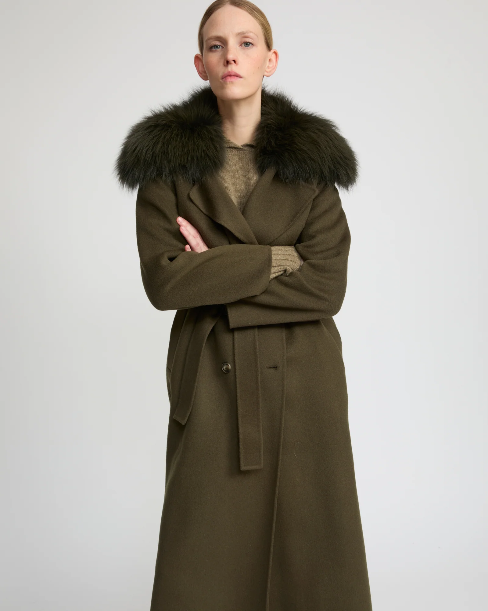 Manteau long en lainage cachemire et fourrure de renard - Image 4