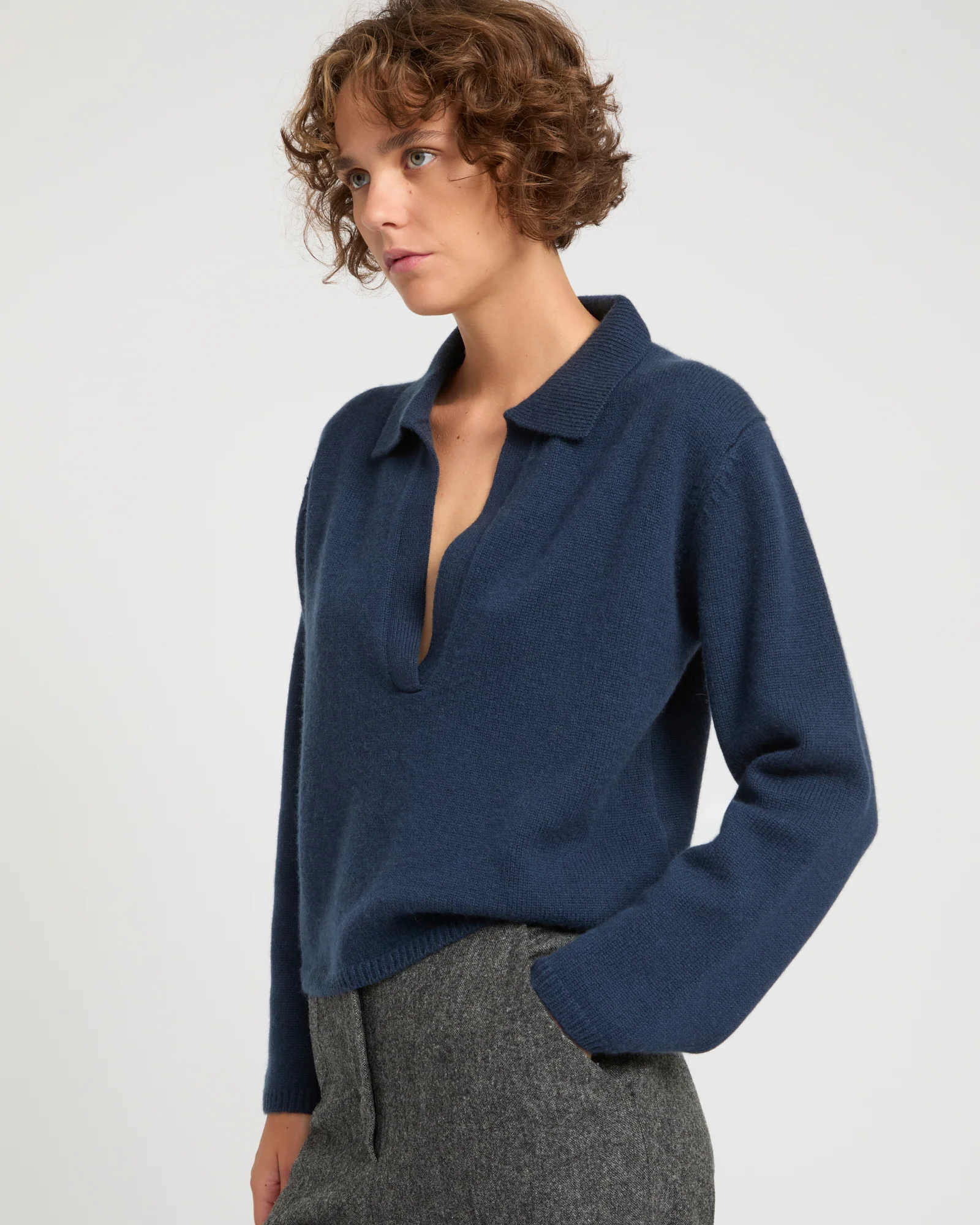 Pull à col V en laine et cachemire - Image 2