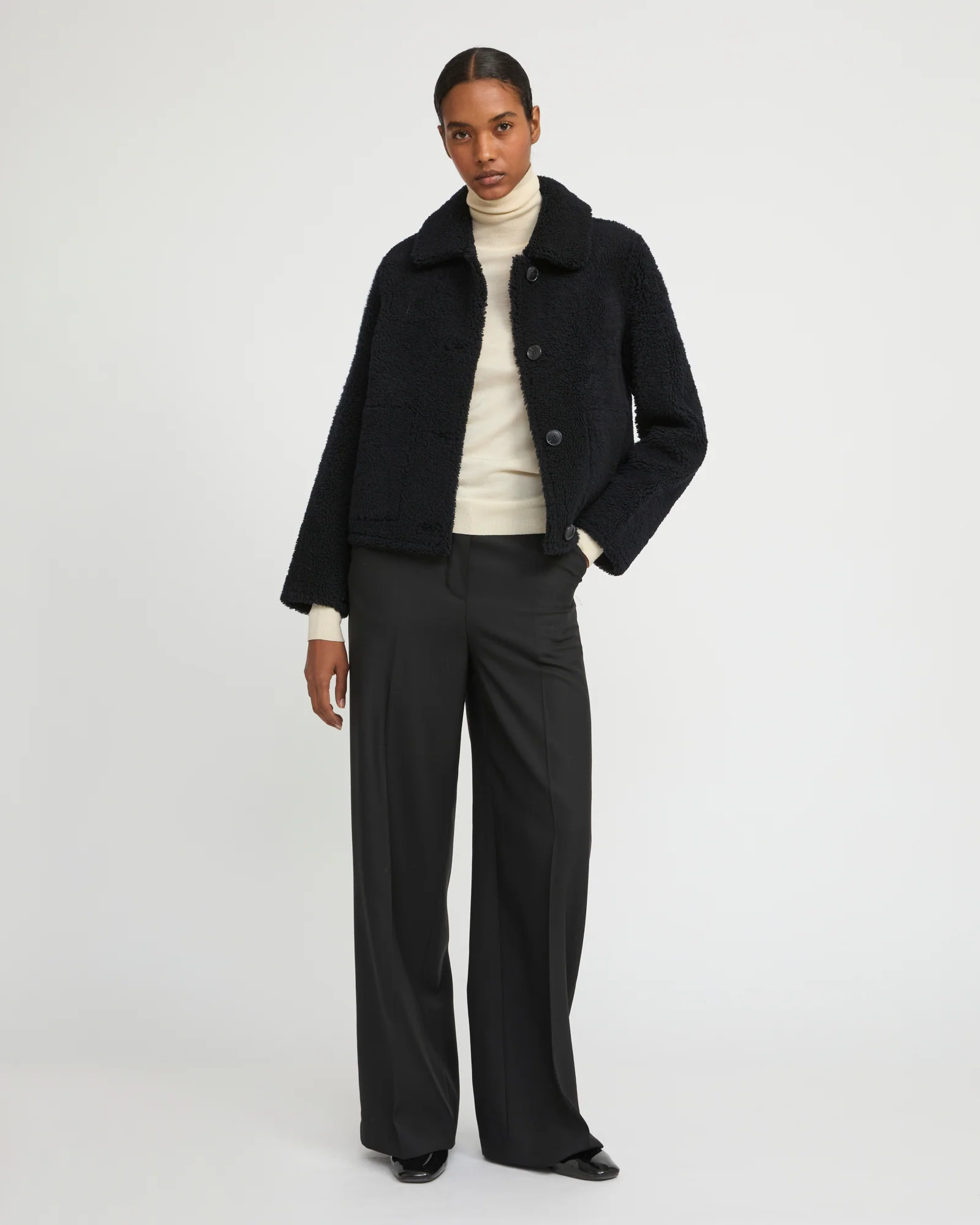 Veste courte boutonnée en agneau Mérinos - Image 3