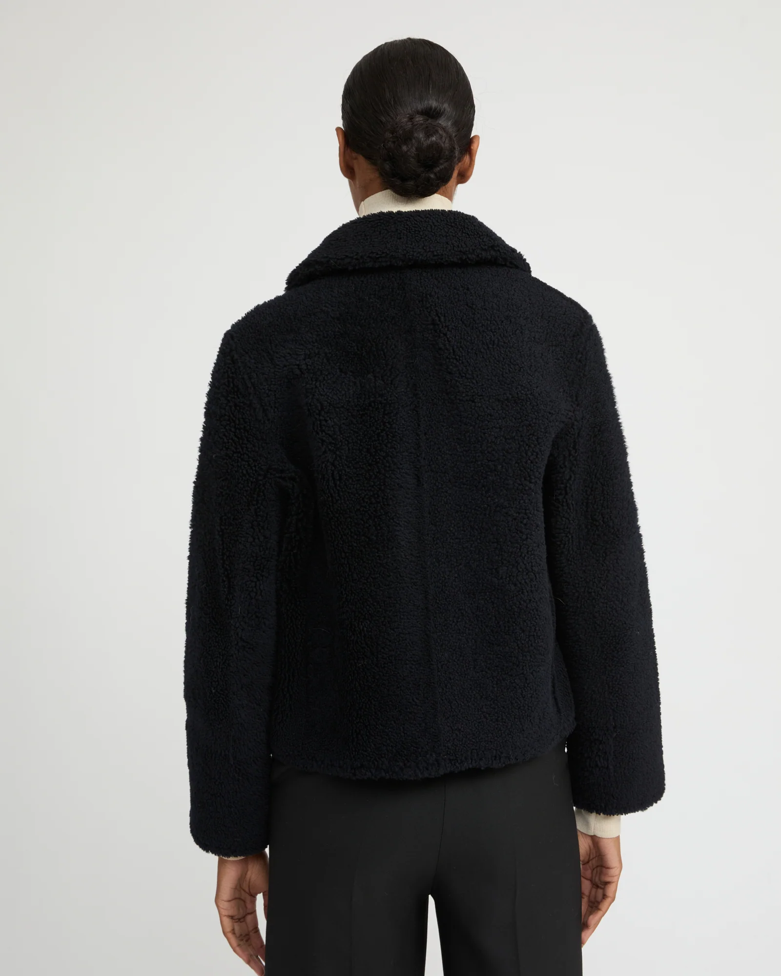 Veste courte boutonnée en agneau Mérinos - Image 4