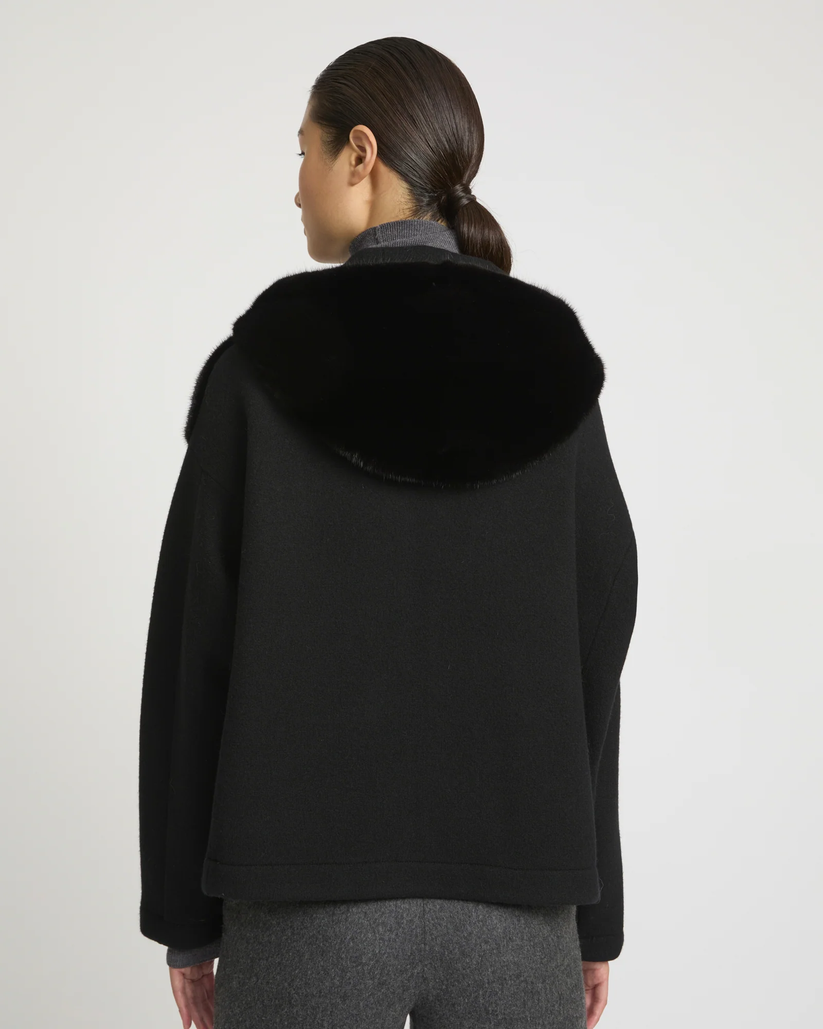 Veste à capuche en vison et tissu technique - Image 3