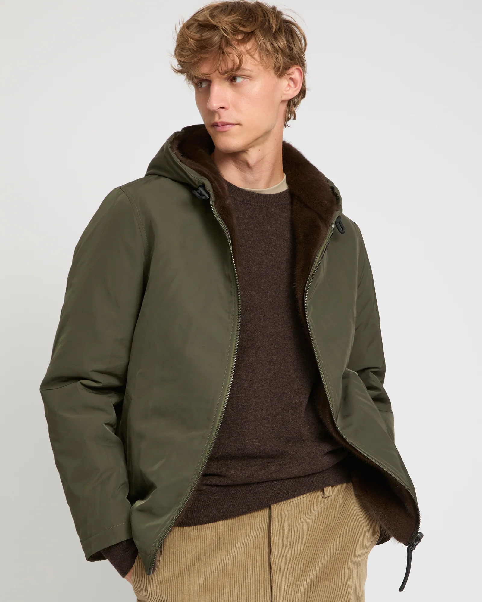 Blouson à capuche réversible en fourrure de vison et tissu technique - Image 3