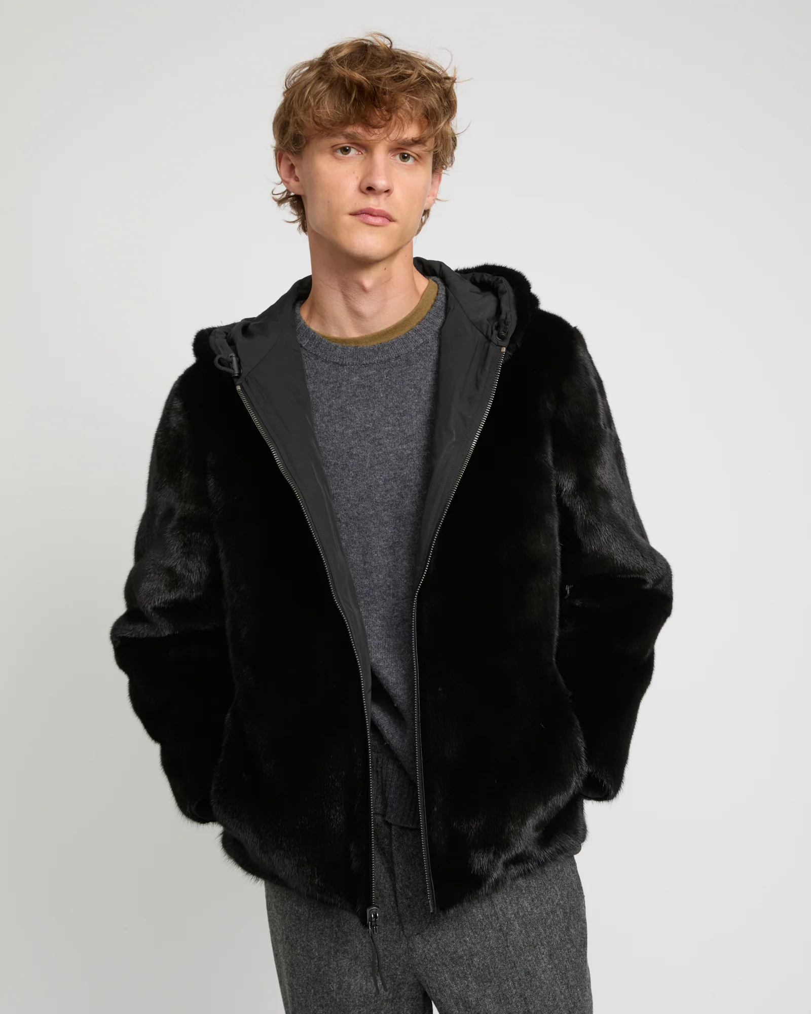 Blouson à capuche réversible en fourrure de vison et tissu technique - Image 2