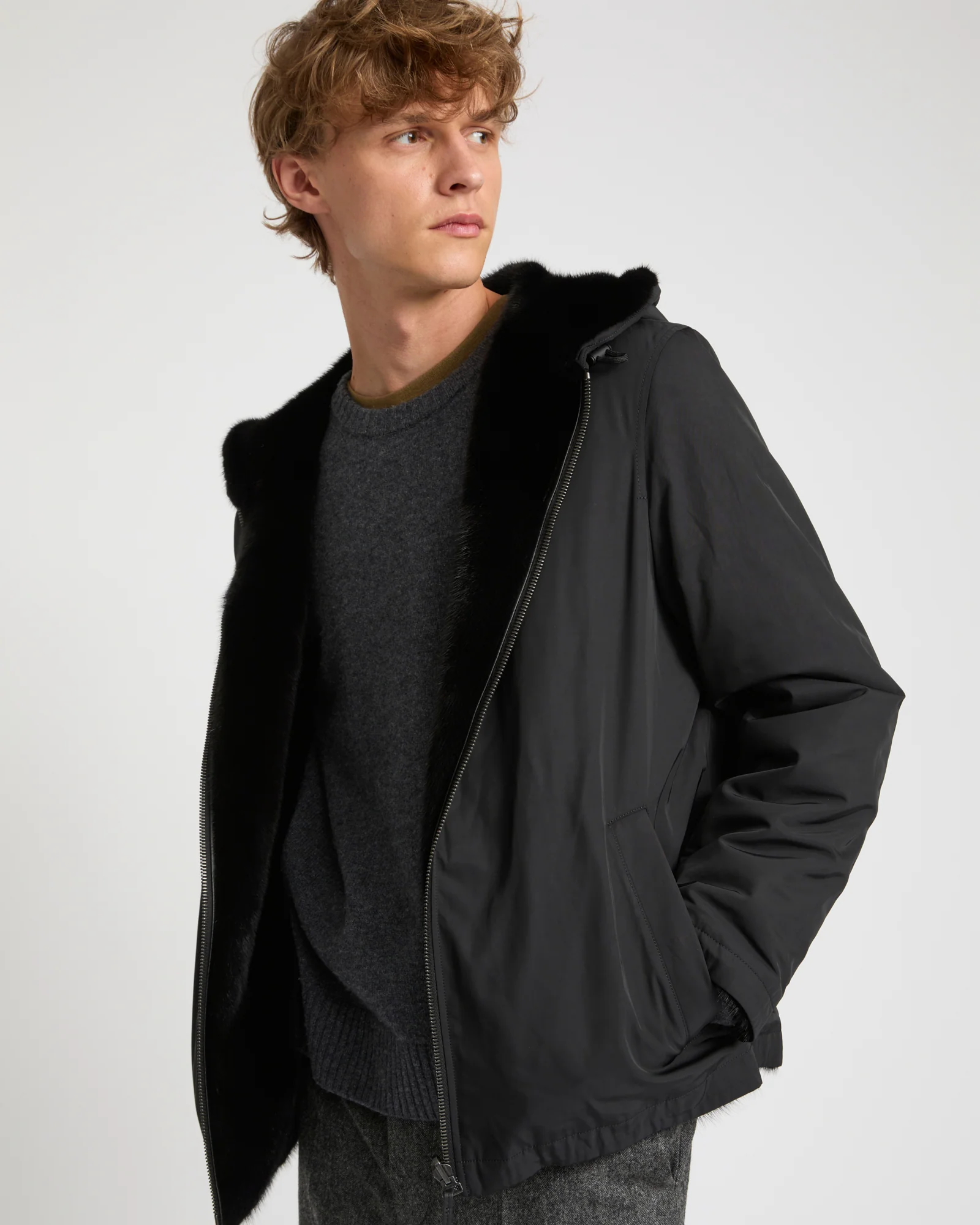 Blouson à capuche réversible en fourrure de vison et tissu technique - Image 3