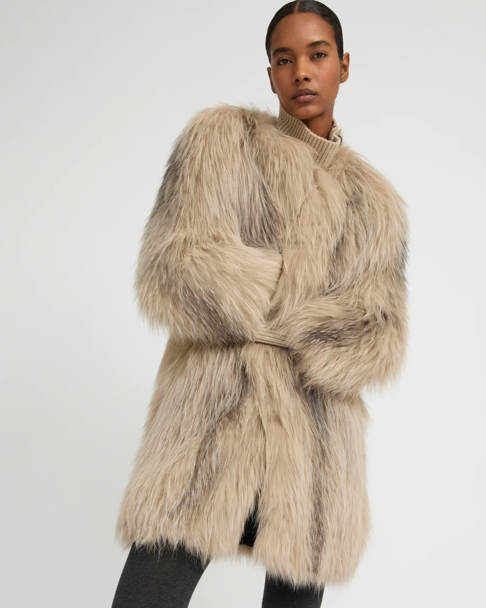 Veste longue en fourrure de renard tricoté