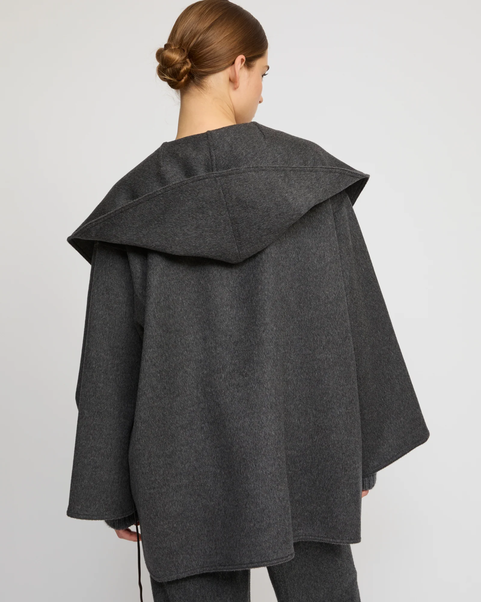 Manteau court oversize en lainage cachemire double face