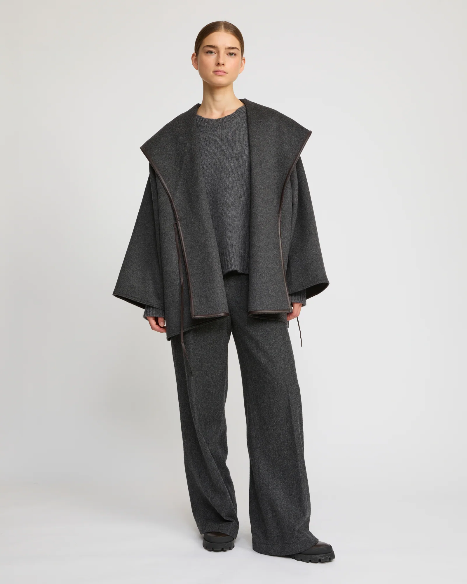 Manteau court oversize en lainage cachemire double face - Image 2