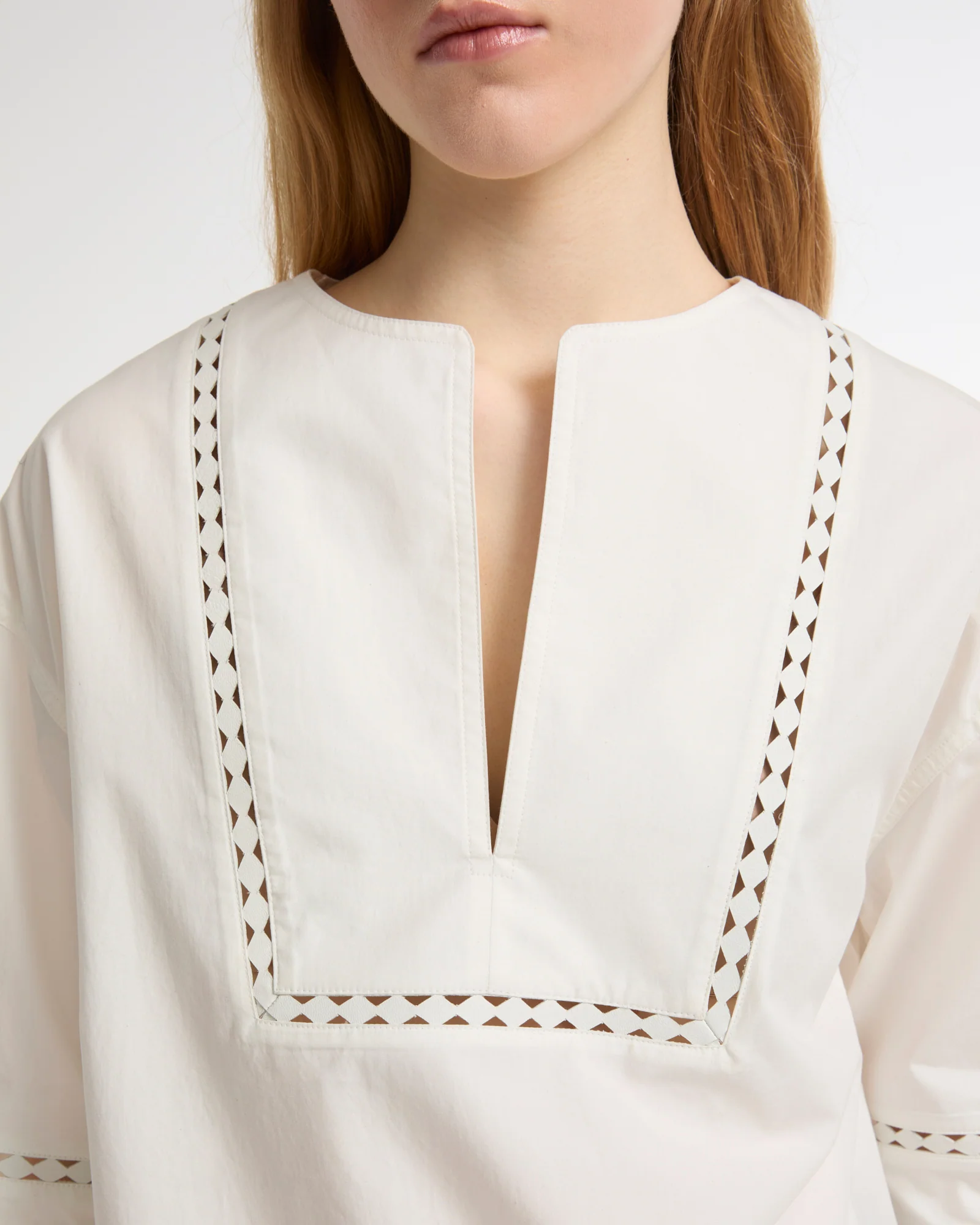Blouse à manches courtes en popeline de coton et détails cuirs - Image 2