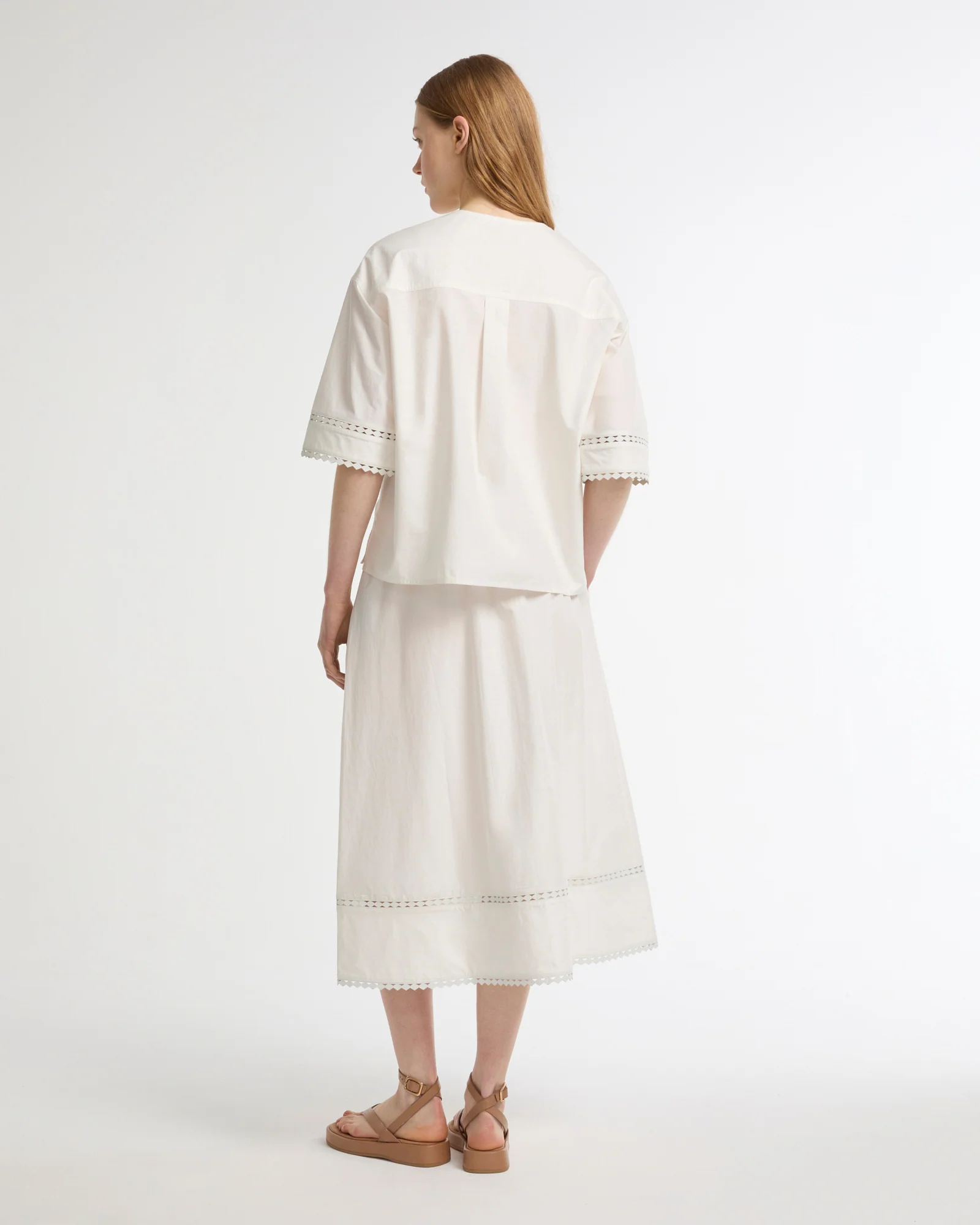 Blouse à manches courtes en popeline de coton et détails cuirs - Image 4