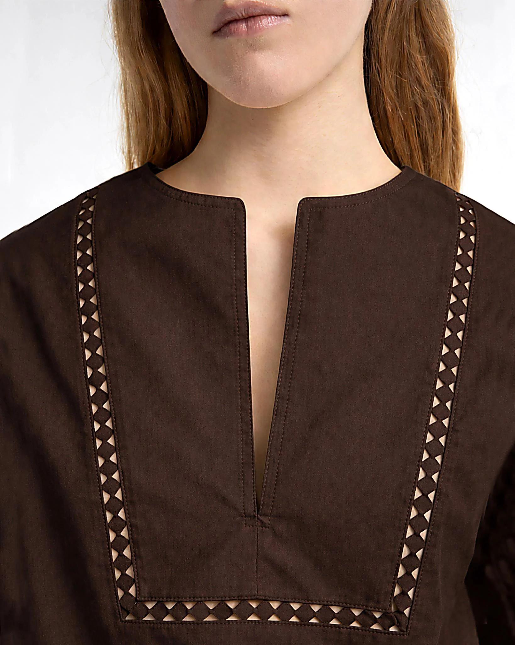 Blouse à manches courtes en popeline de coton et détails cuirs