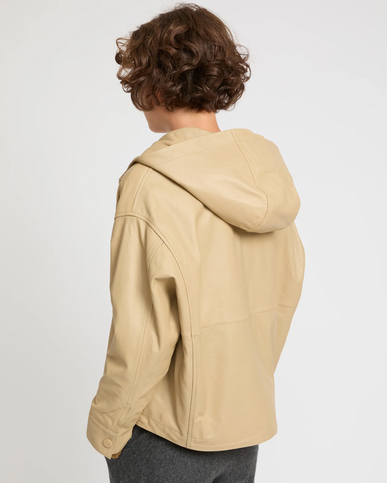 Blouson à capuche en cuir d'agneau - Image 4
