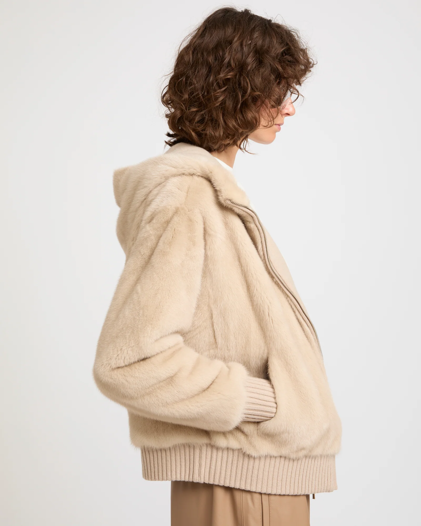 Blouson à capuche en maille mérinos et fourrure de vison - Image 2