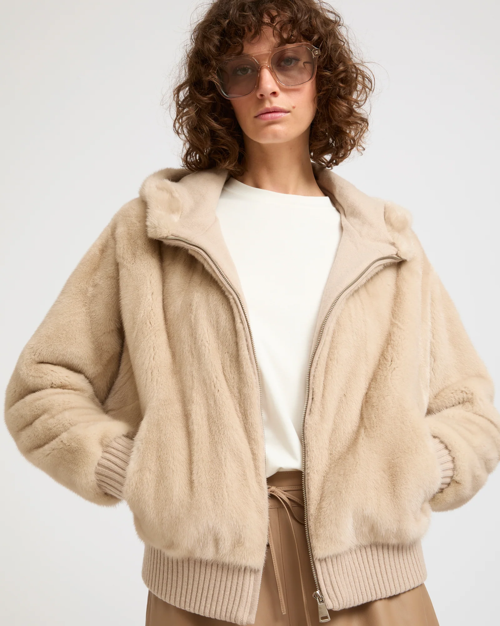 Blouson à capuche en maille mérinos et fourrure de vison - Image 3