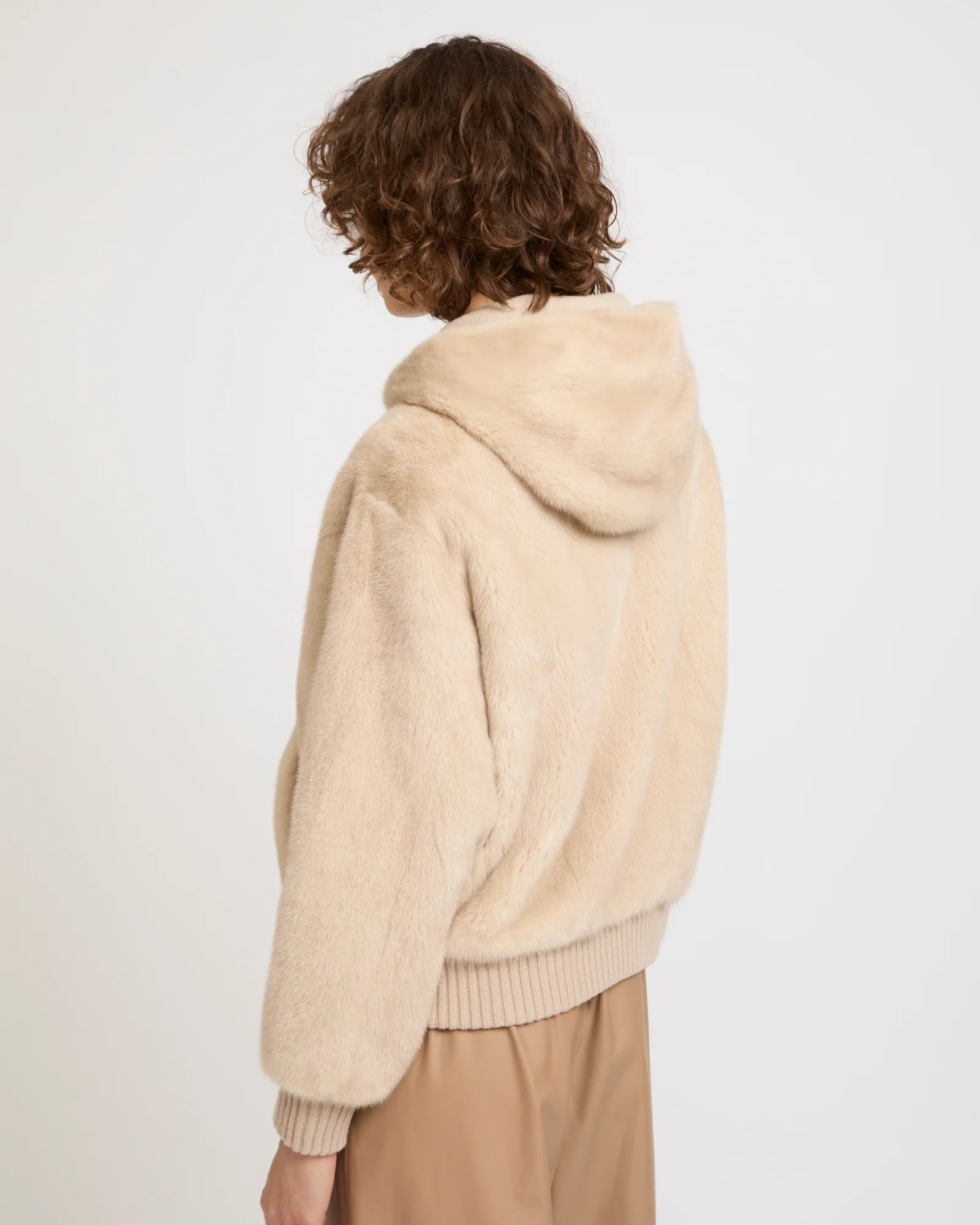 Blouson à capuche en maille mérinos et fourrure de vison - Image 4