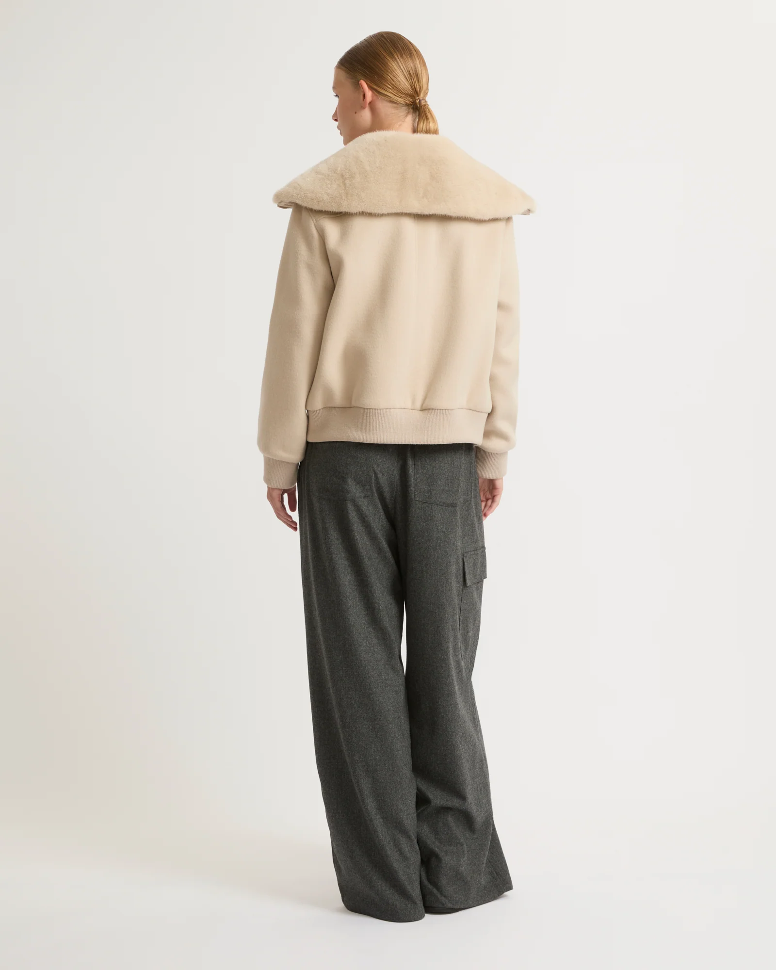 Blouson en lainage cachemire avec col en fourrure de vison - Image 4