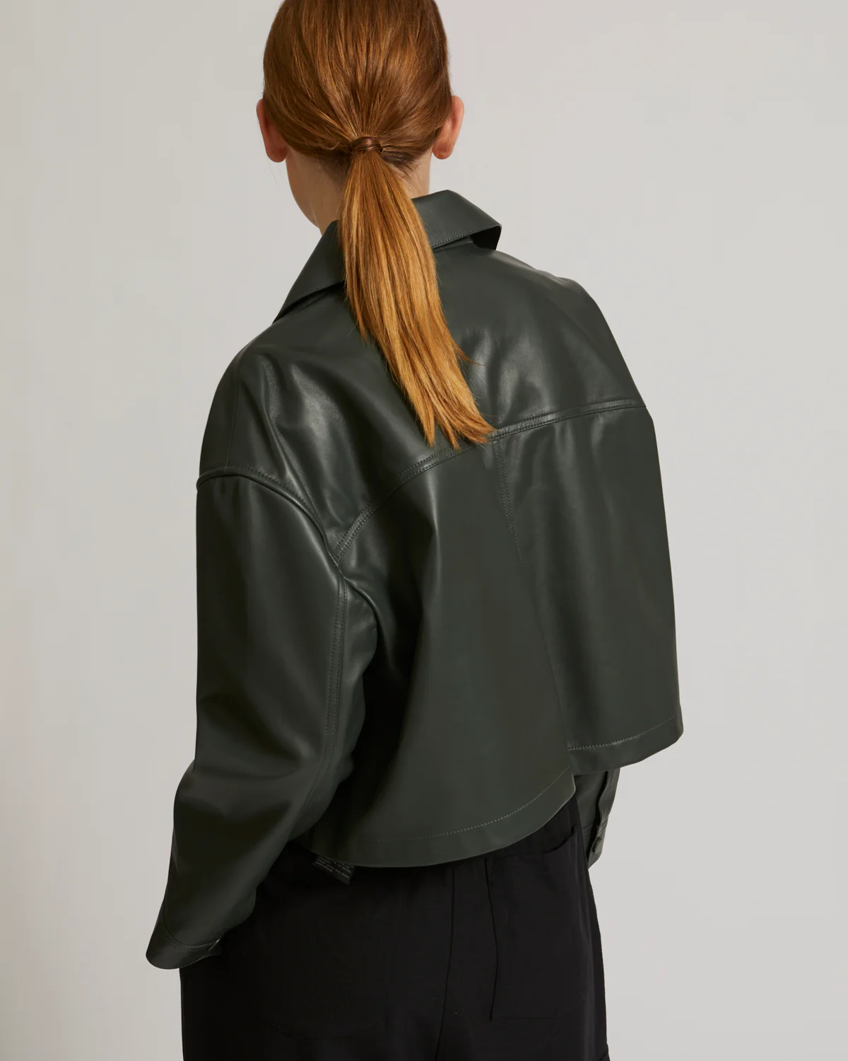 Chemise courte en cuir d’agneau - Image 6
