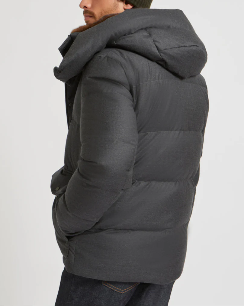 Doudoune courte à capuche en tissu imperméable Loro Piana avec col en fourrure de vison - Image 4