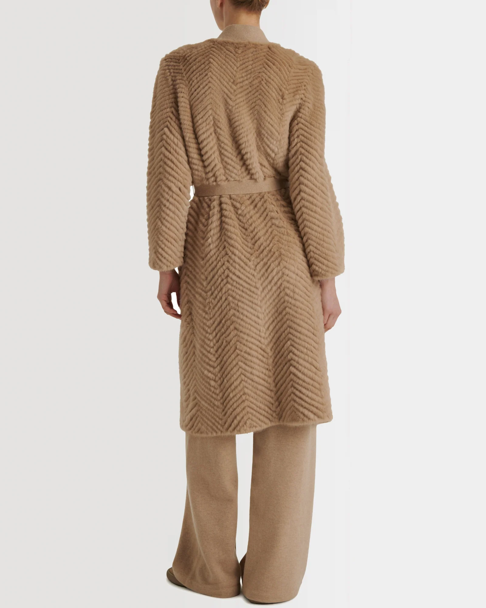 Gilet long en maille et fourrure de vison - Image 4