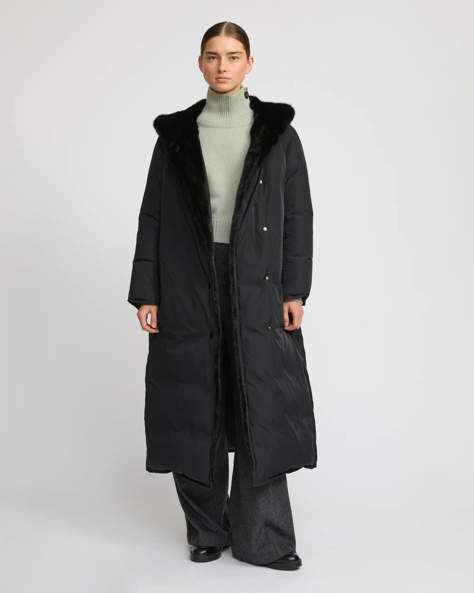 Manteau doudoune longue en tissu technique et fourrure de vison - Image 3