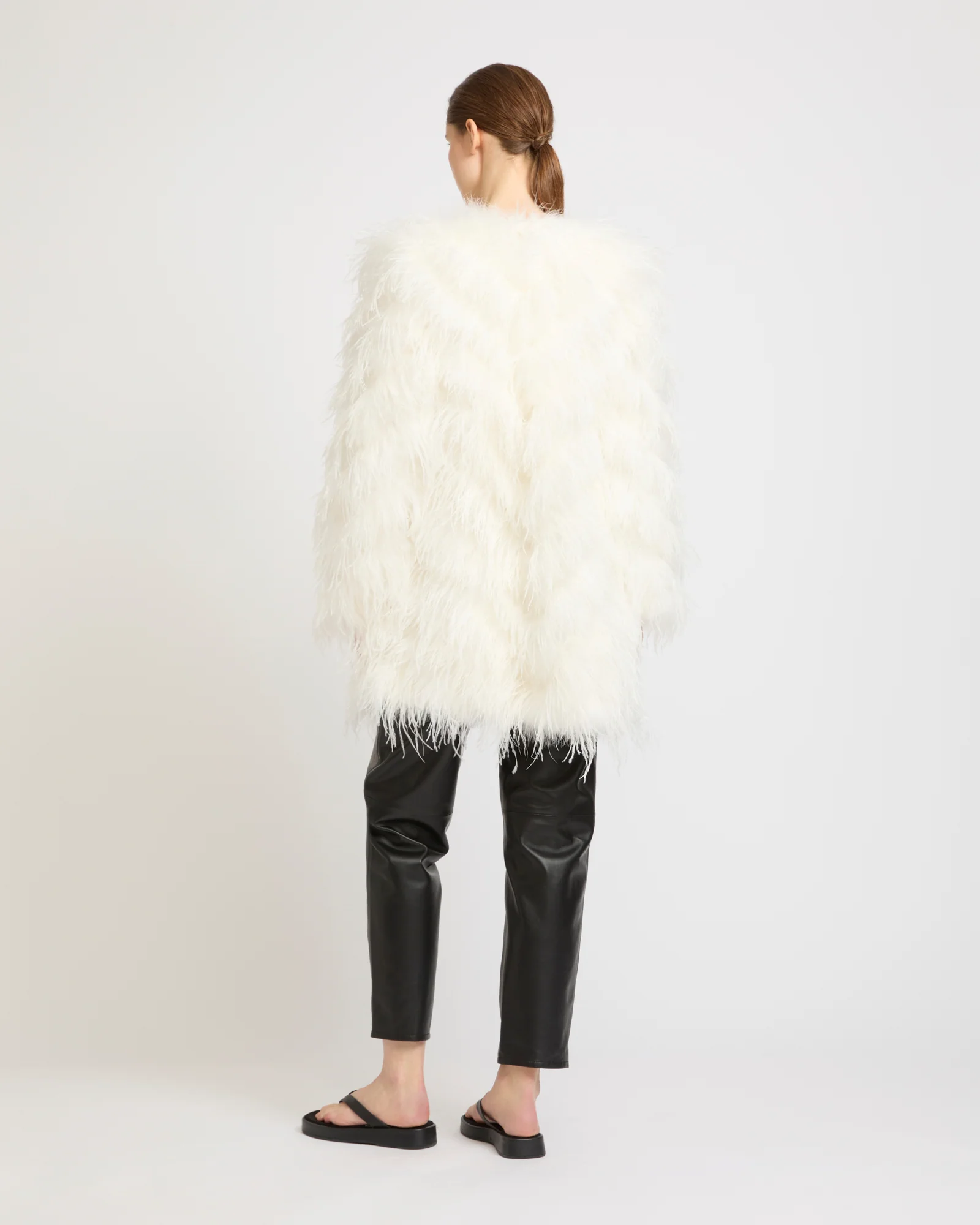 Manteau en plumes d'autruche - Image 4