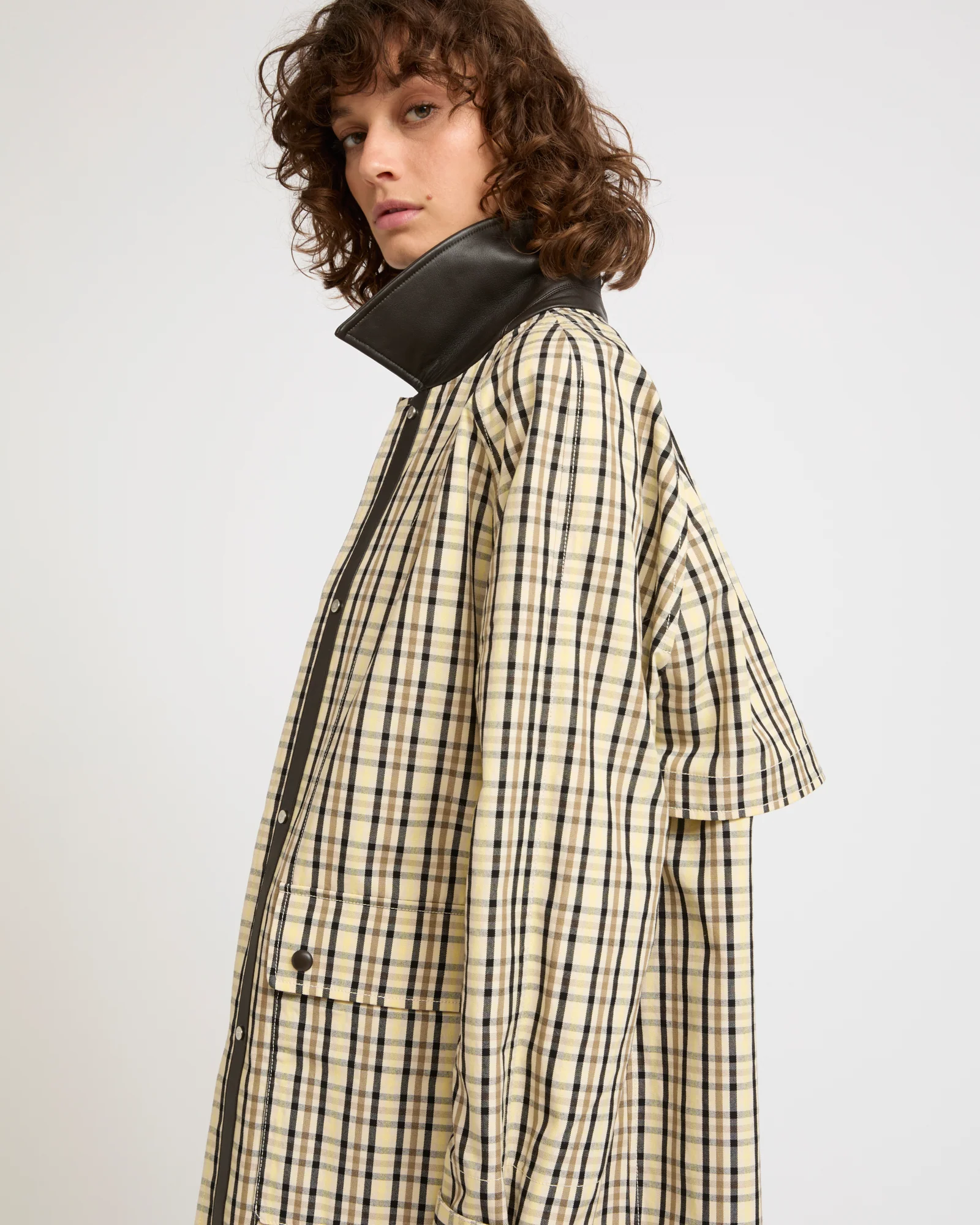 Parka en tissu jacquard motif carreaux avec col en cuir - Image 3