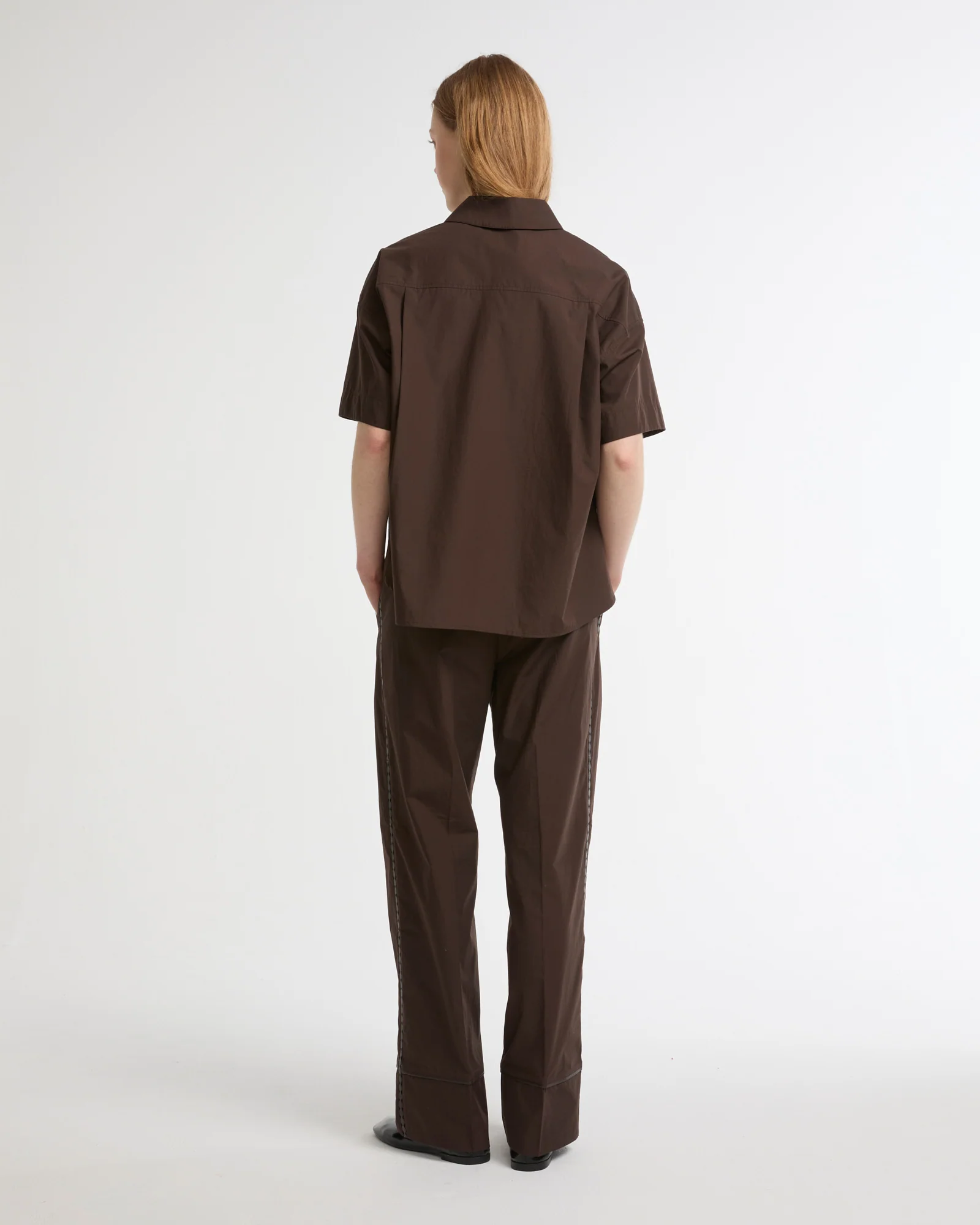 Pantalon ample en popeline de coton et détails cuirs - Image 4