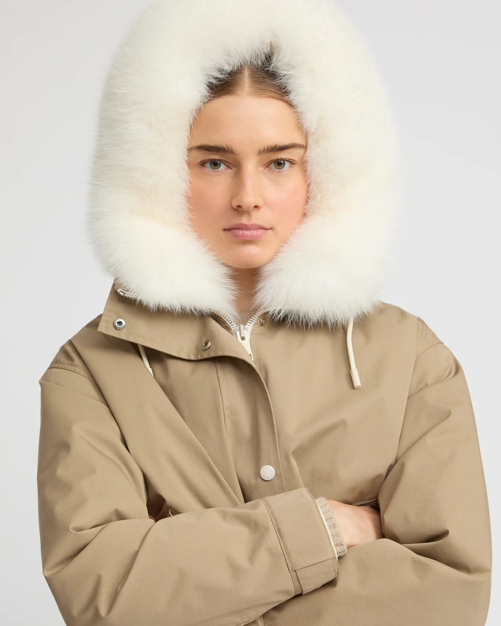 Parka courte en coton imperméable avec fourrure de renard et lapin - Image 4