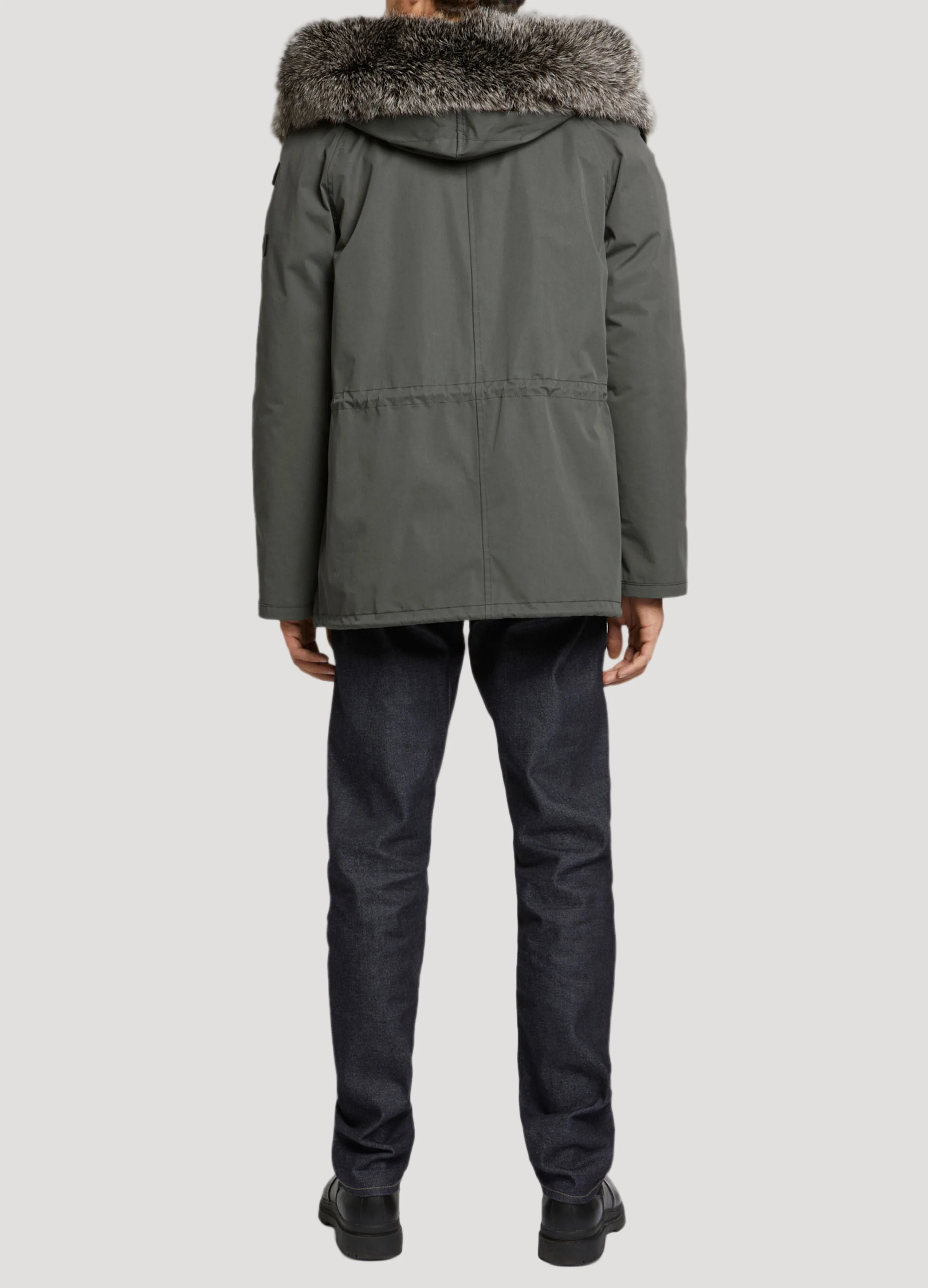 Parka iconique courte en coton mélangé imperméable avec fourrure de renard et lapin - Image 4