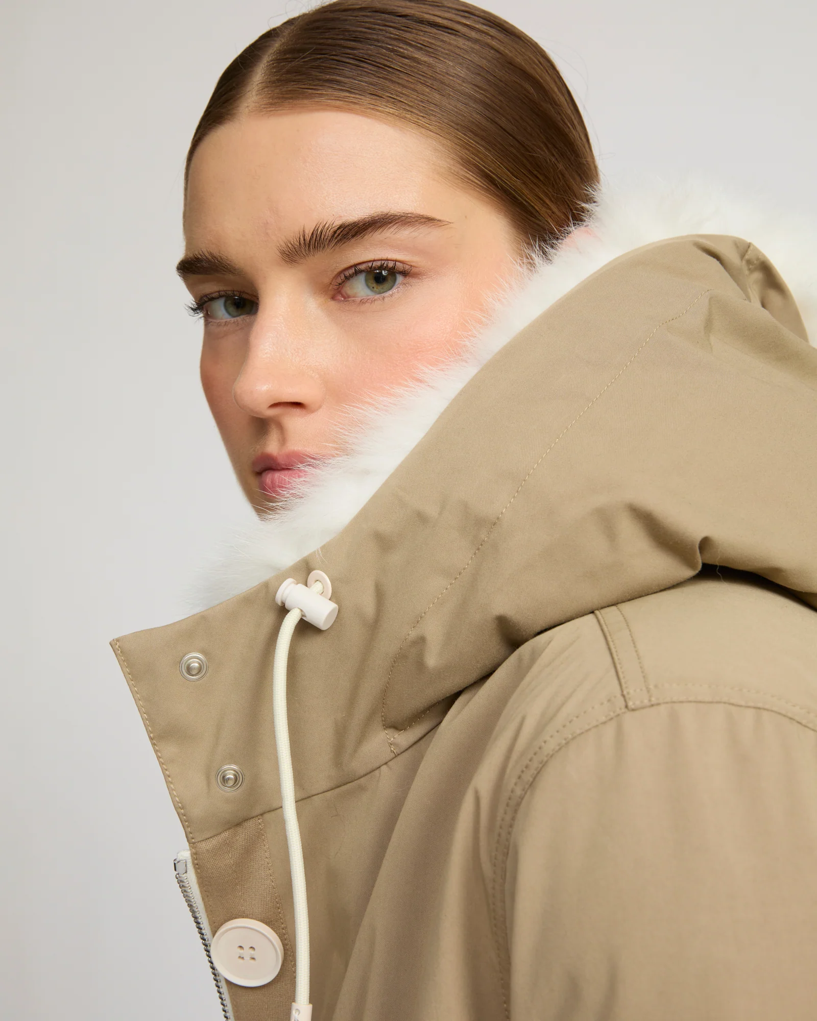 Parka iconique longue en coton mélangé imperméable avec fourrure de renard et lapin - Image 3