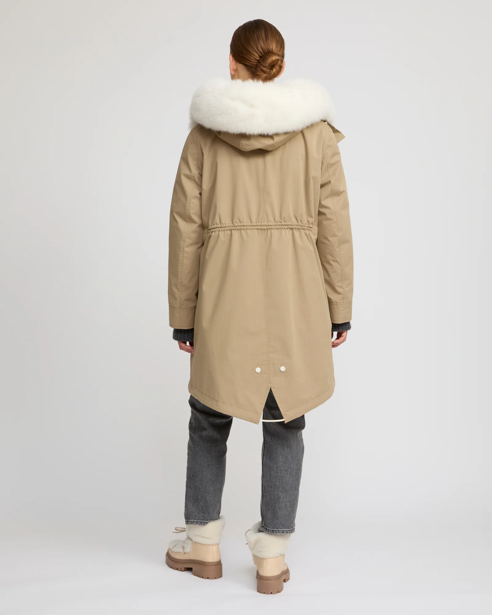 Parka iconique longue en coton mélangé imperméable avec fourrure de renard et lapin - Image 5