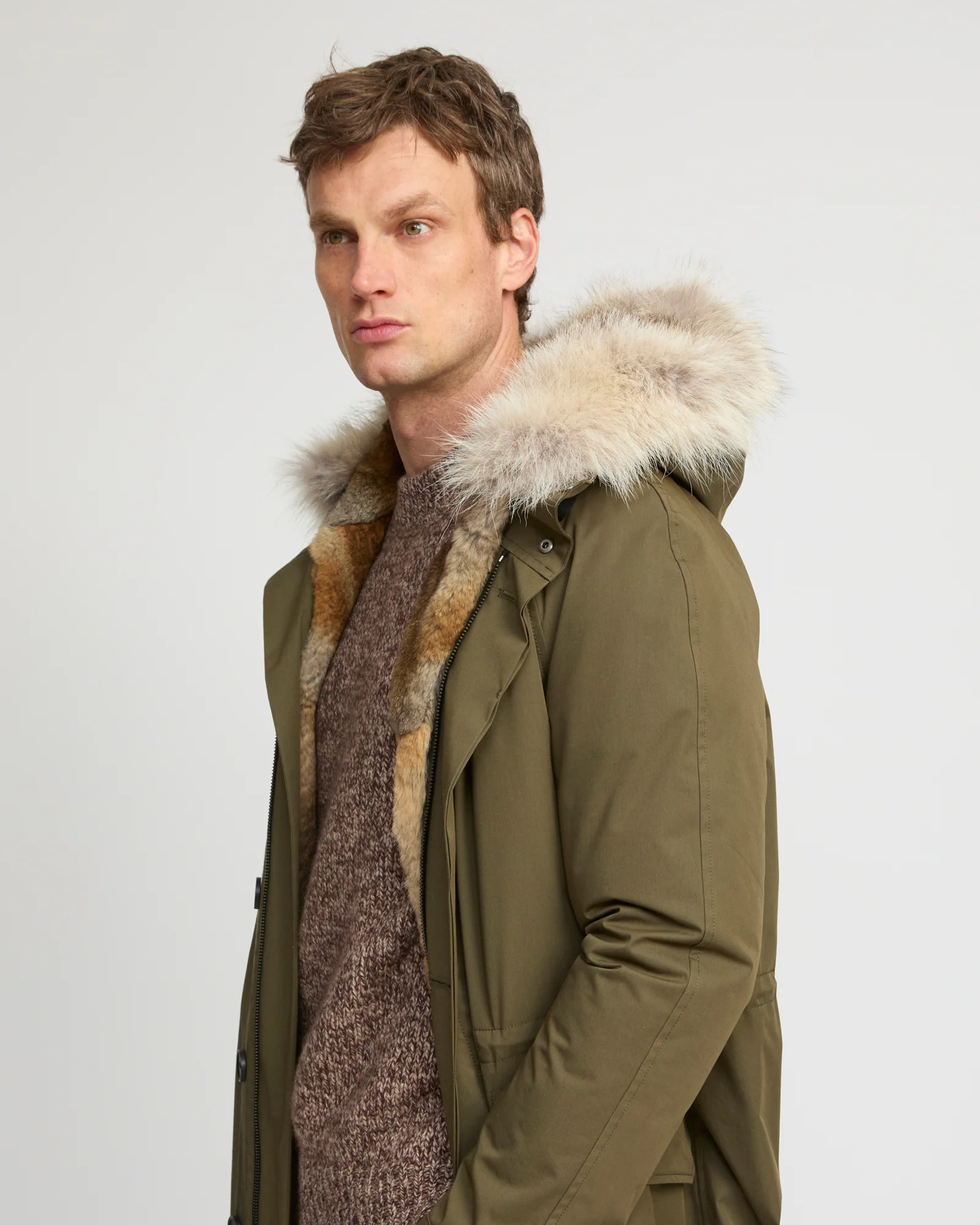 Parka iconique longue en coton technique avec fourrure de coyote et lapin - Image 3