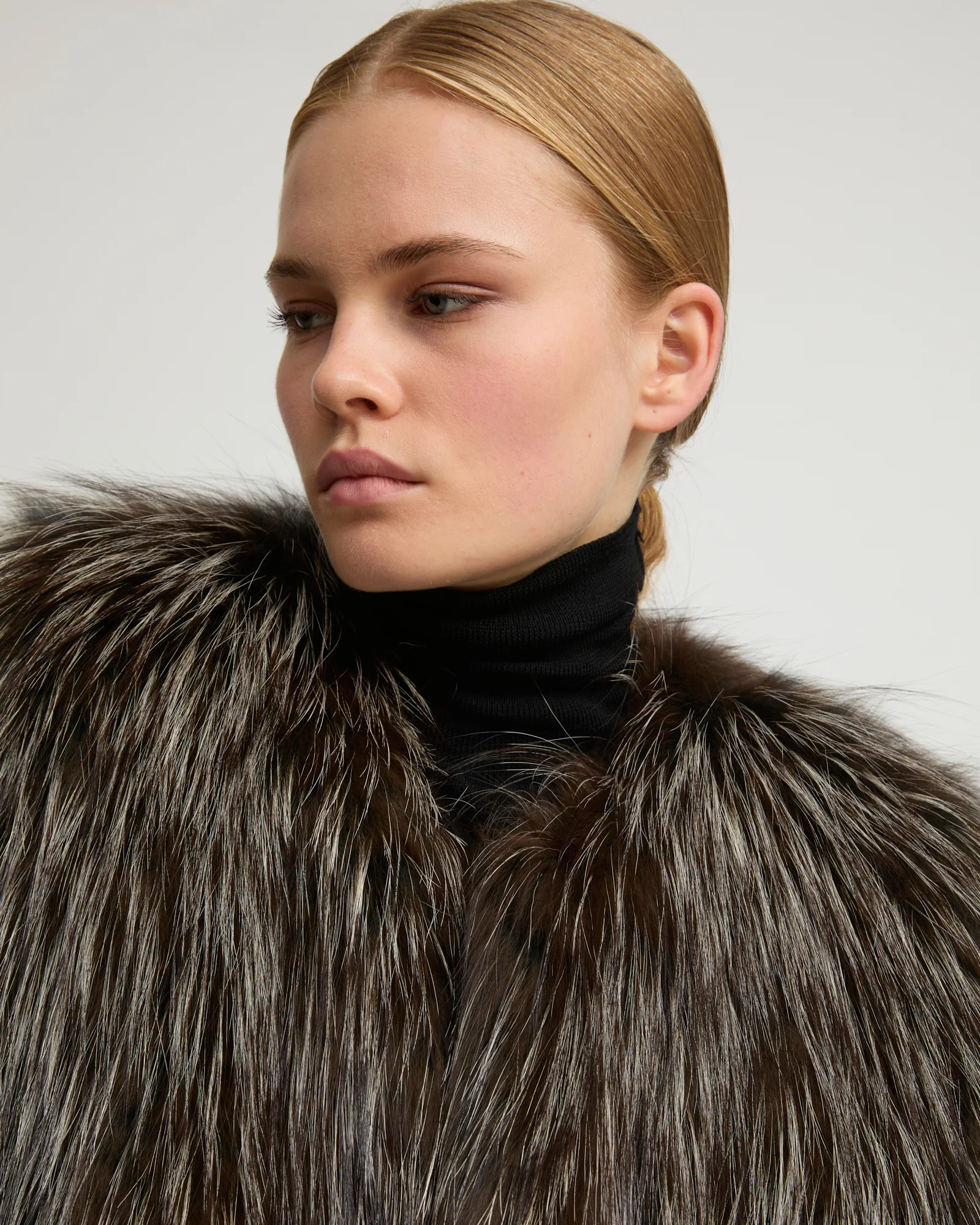 Veste courte en fourrure de renard tricoté - Image 4