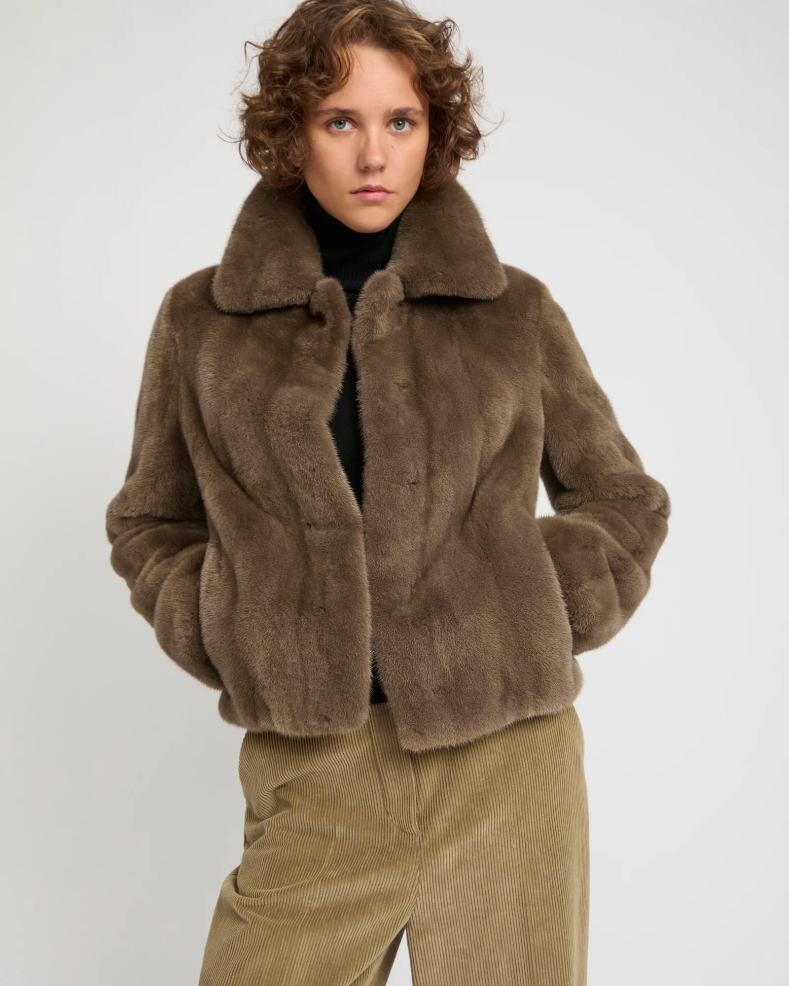 Veste courte en fourrure de vison à poils longs - Image 2