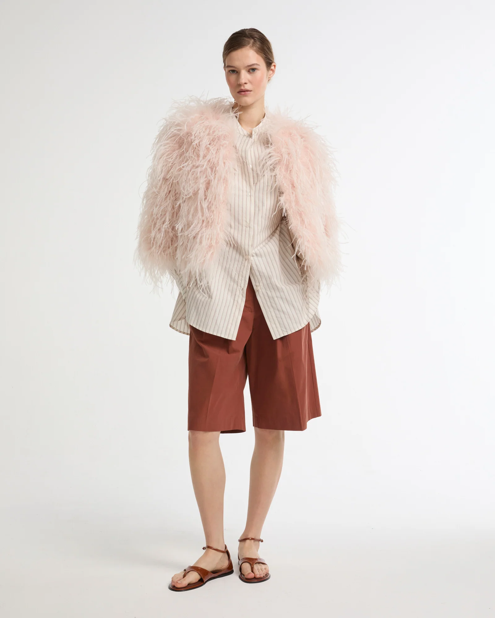 Veste courte en plumes d'autruche - Image 3