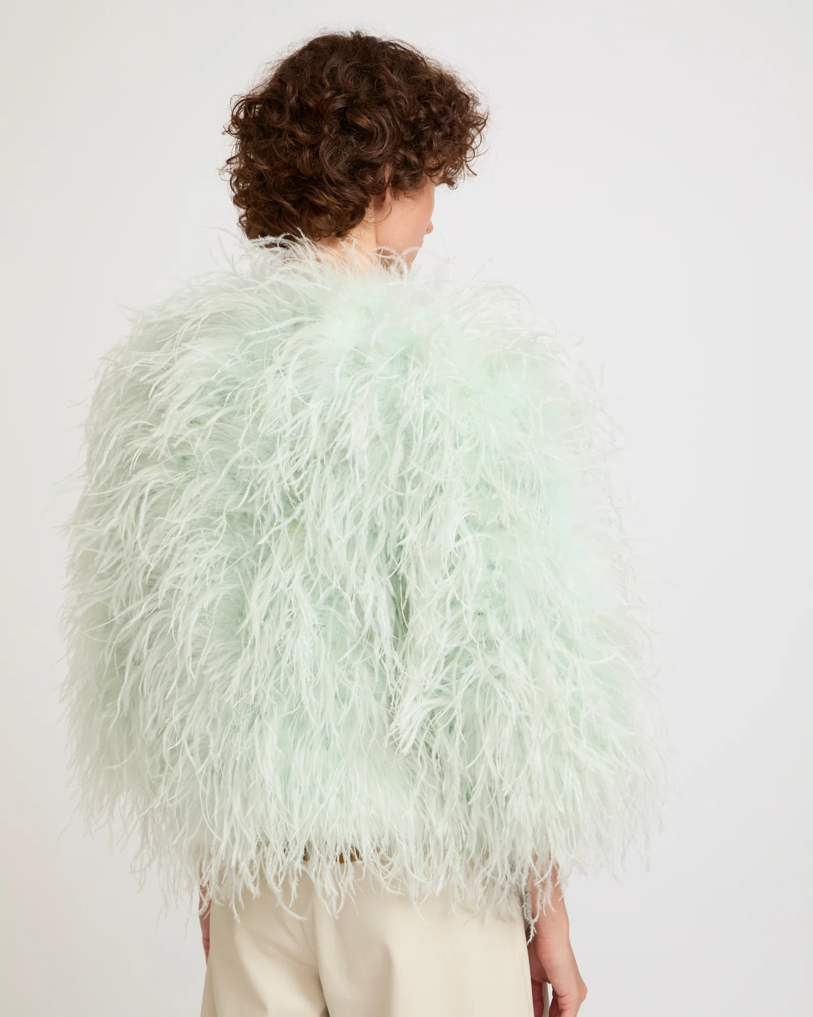 Veste courte en plumes d'autruche - Image 3