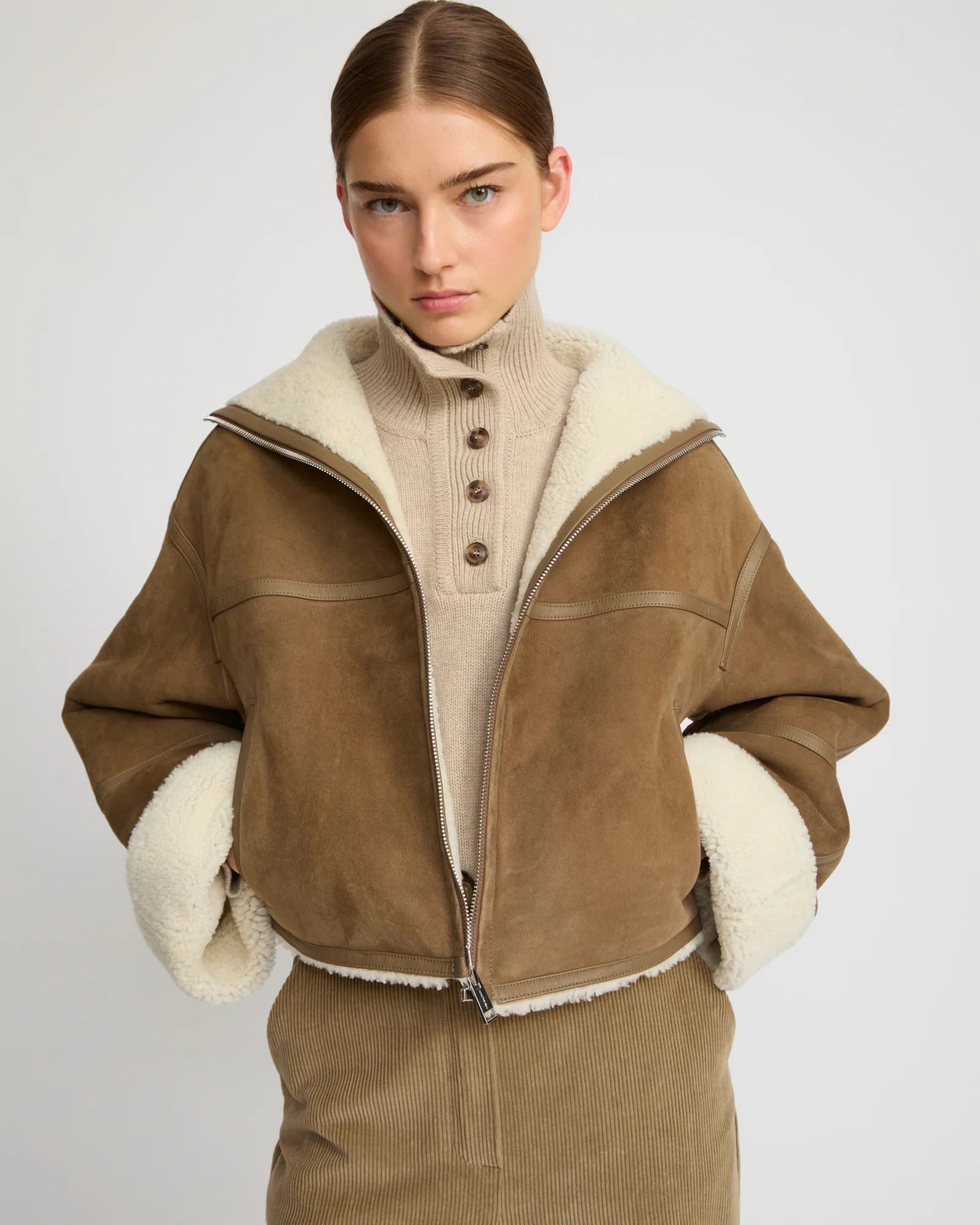 Veste croppée en agneau Mérinos suède - Image 4
