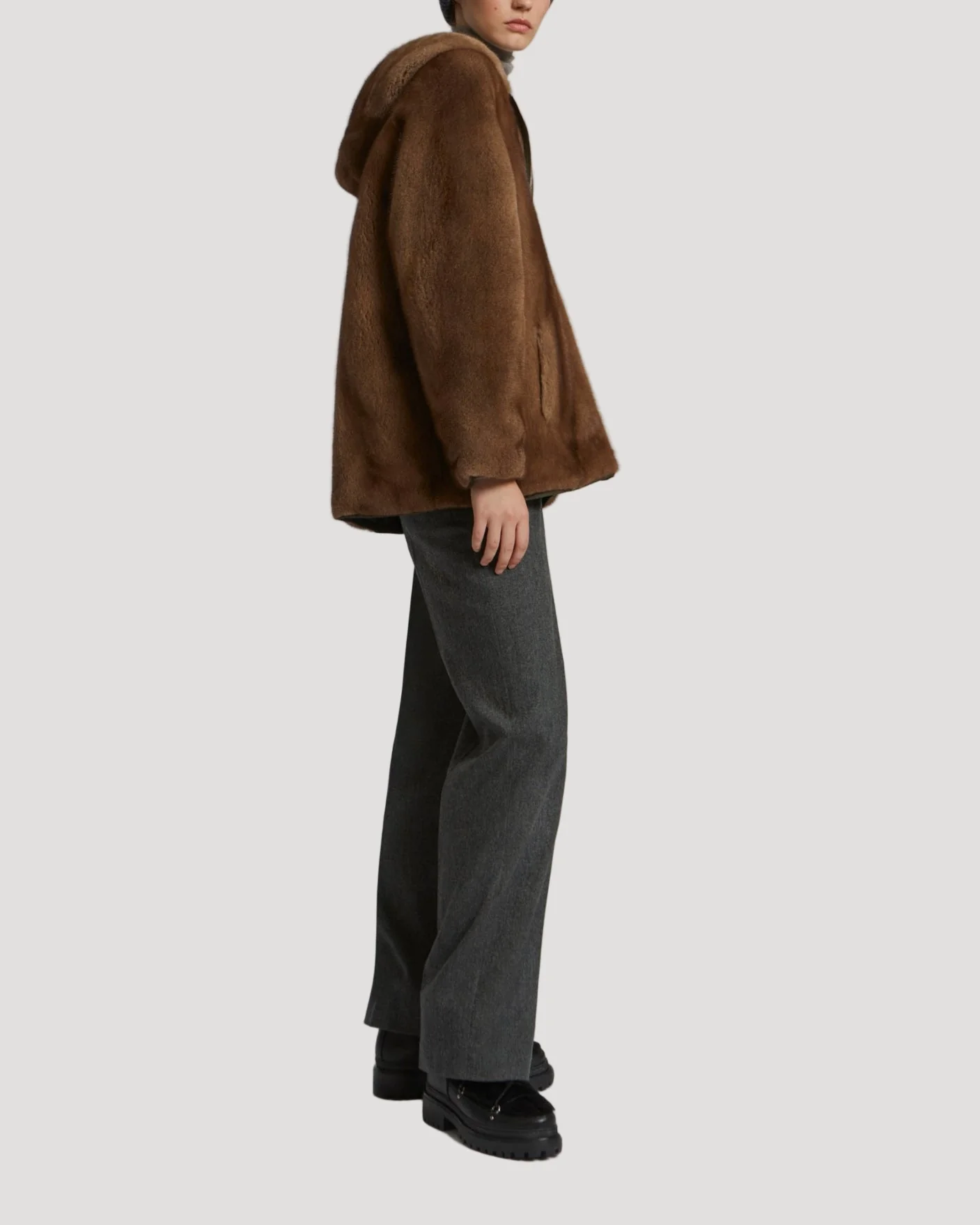 Parka à capuche en tissu technique réversible et fourrure de vison - Image 2