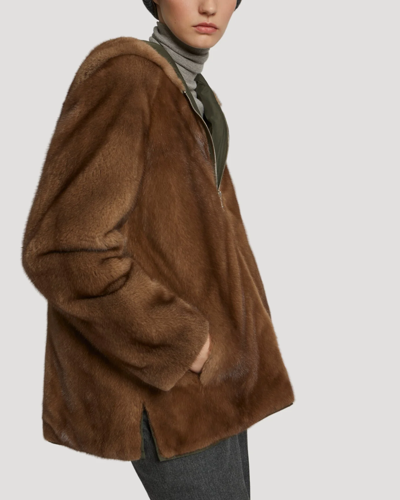Parka à capuche en tissu technique réversible et fourrure de vison - Image 5